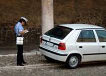 http://doc.arezzoweb.it/notizie/vigile_multa.jpg